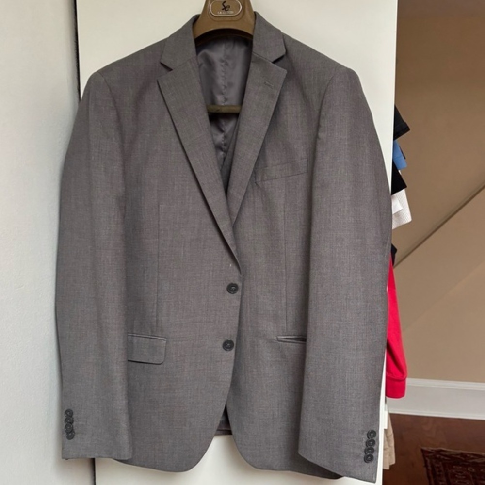 Men's Gray 3pc Suit by Globus